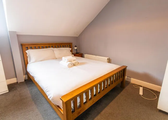 Homely Ensuite Room Near City Centre